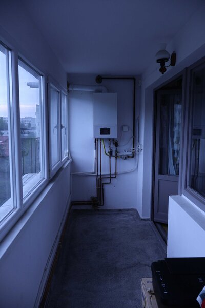 Militari, metrou Lujerului apartament 3 camere cu centrala termica, etaj 7/9, bloc reabilitat